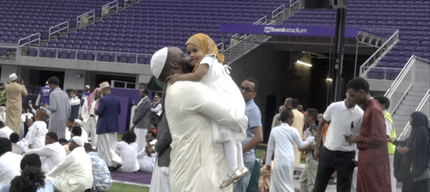Thousands of  Muslims take-a-knee  at US Bank Stadium, in the Super Eid celebration